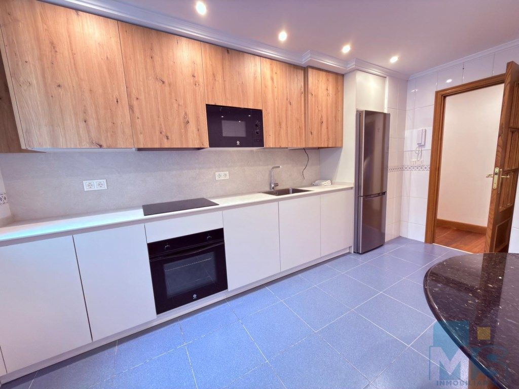Cocina de Piso en venta en Donostia - San Sebastián  con Balcón