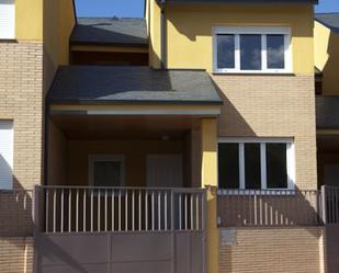 Exterior view of Single-family semi-detached for sale in Torre del Bierzo  with Private garden, Terrace and Balcony