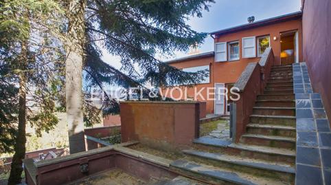 Foto 3 de Casa adosada en venda a Avinguda Tossa D'alp, 13, Alp poble, Alp