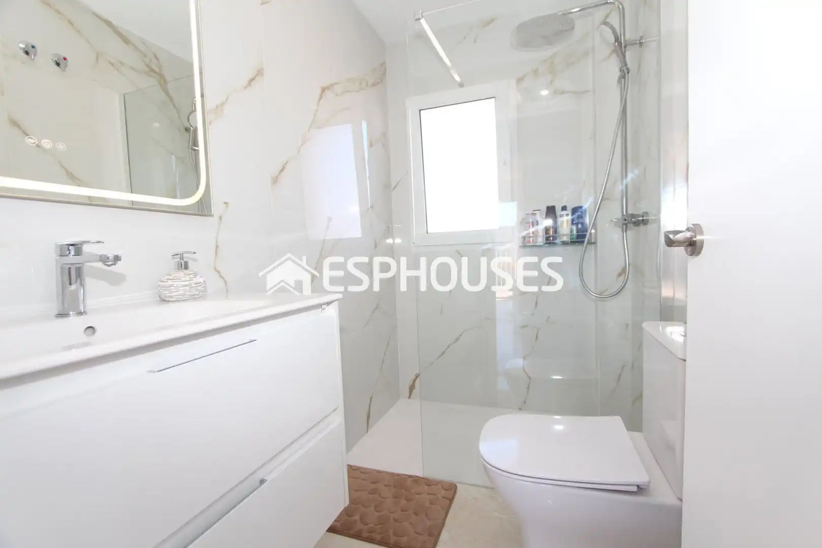 Bany de Apartament en venda en Pueblo