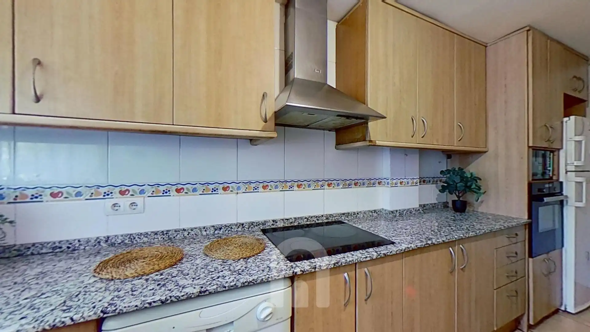 Cuina de Casa adosada en venda en Reus amb Aire condicionat, Calefacció i Moblat