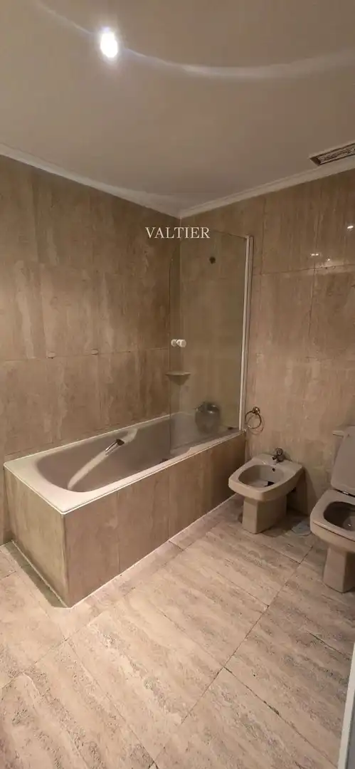 Badezimmer von Wohnung zur Miete in Madrid