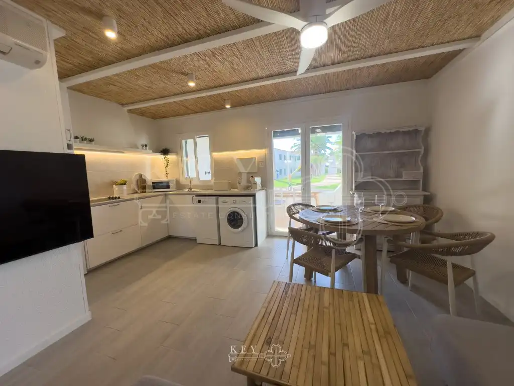 Cuina de Apartament en venda en Ciutadella de Menorca amb Aire condicionat, Jardí privat i Piscina