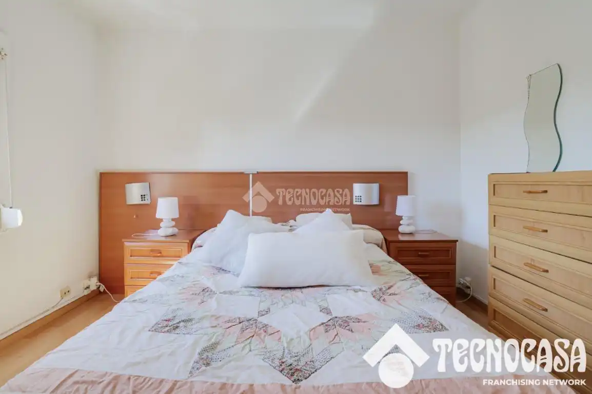 Habitación de Piso en venta en Badalona con Parquet
