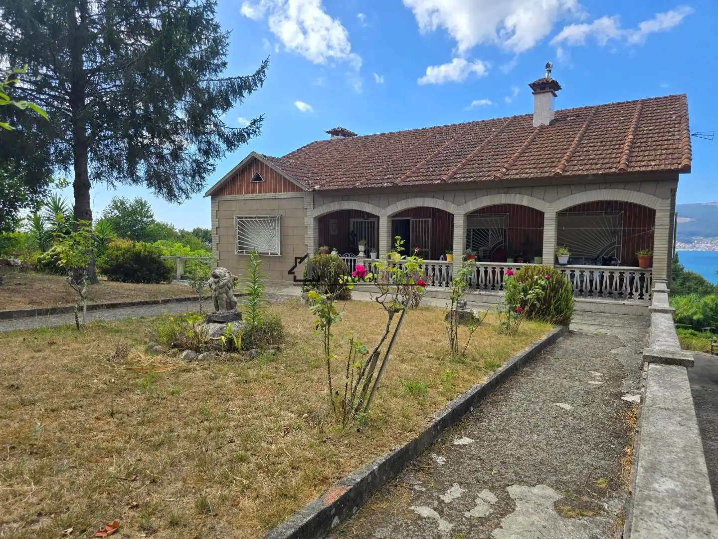 Vista exterior de Casa o xalet en venda en Pontevedra Capital  amb Jardí privat