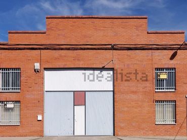 Nau industrial en venda a Calle Esposos Curie