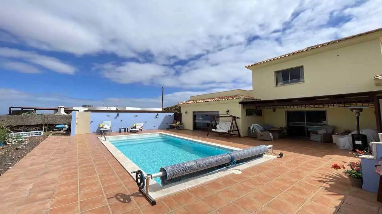 Schwimmbecken von Haus oder Chalet zum Verkauf in Villaverde