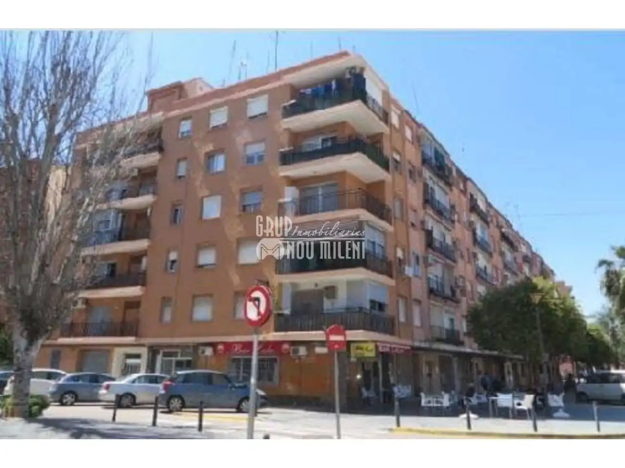 Gewerbefläche zum Verkauf in Calle Colegio Arte Mayor De La Seda, imagen 2