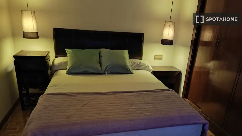 Habitación de Apartamento para compartir en Madrid con Aire acondicionado, Terraza y Amueblado