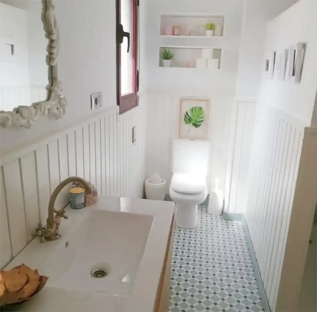 Bathroom of Houses for sale in Baza, Granada