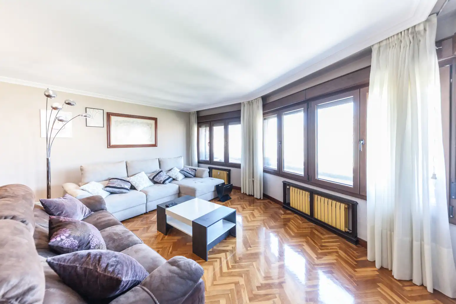 Living room of Flat for sale in Gijón   with Heating, Parquet flooring and Terrace
