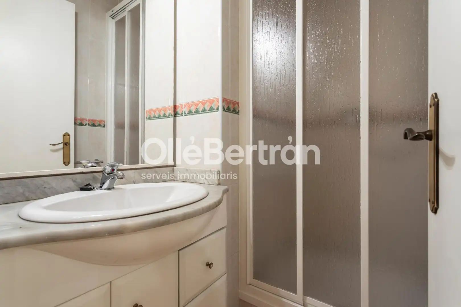 Bathroom of Flat for sale in Barcelona  with Balcony