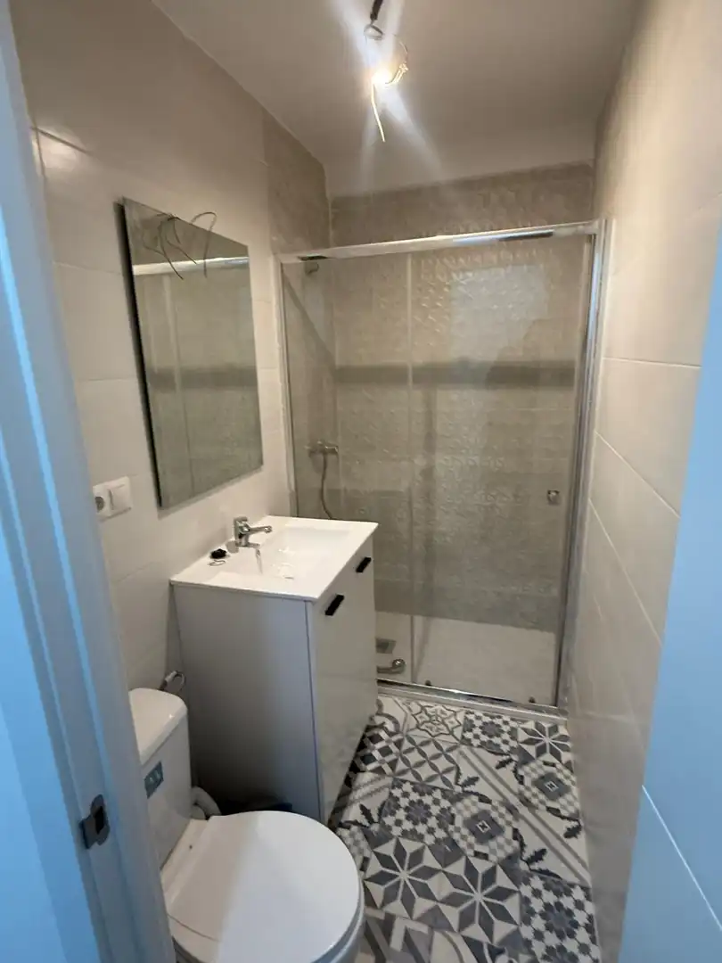 Baño de Piso para compartir en Sur