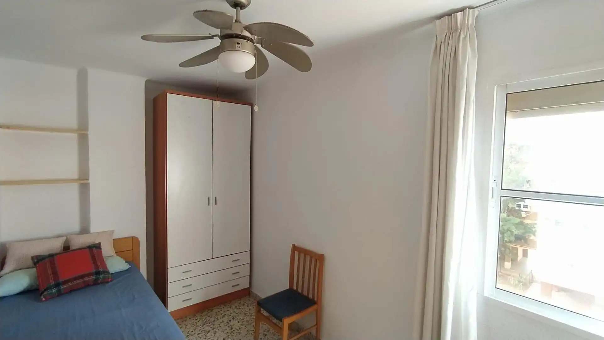 Dormitori de Pis en venda en Málaga amb Aire condicionat, Jardí privat i Terrassa