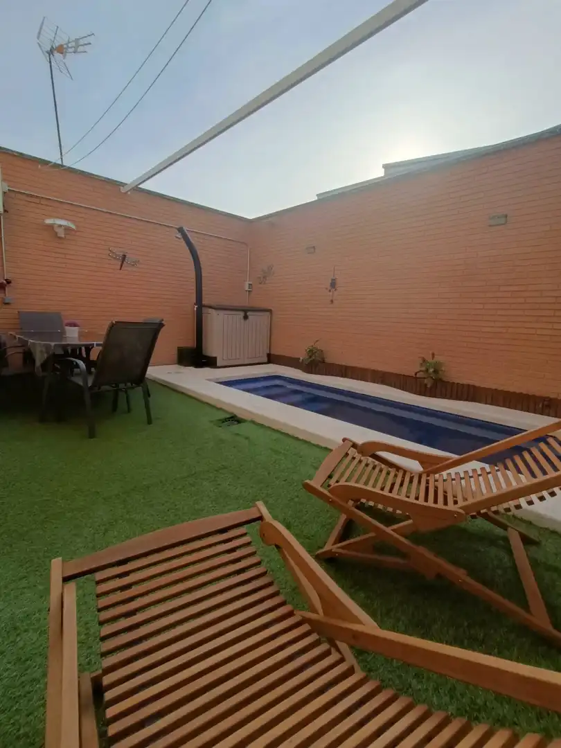 Piscina de Casa o chalet en venta en Ciudad Real con Aire acondicionado, Calefacción y Jardín privado