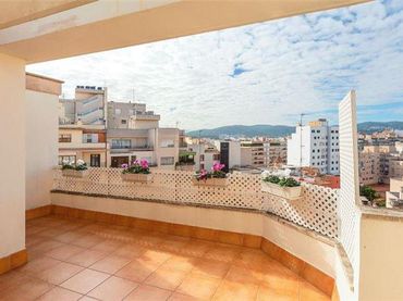Àtic amb ascensor en venda a Ponent