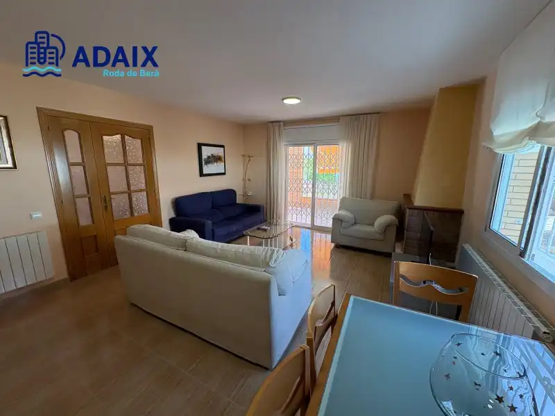 Living room of Houses for sale in Roda de Berà  with Air Conditioner, Heating and Terrace