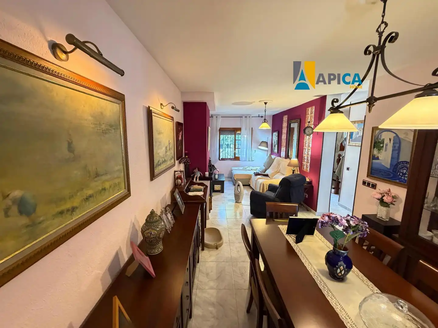 Außenansicht von Einfamilien-Reihenhaus zum Verkauf in Algeciras mit Terrasse