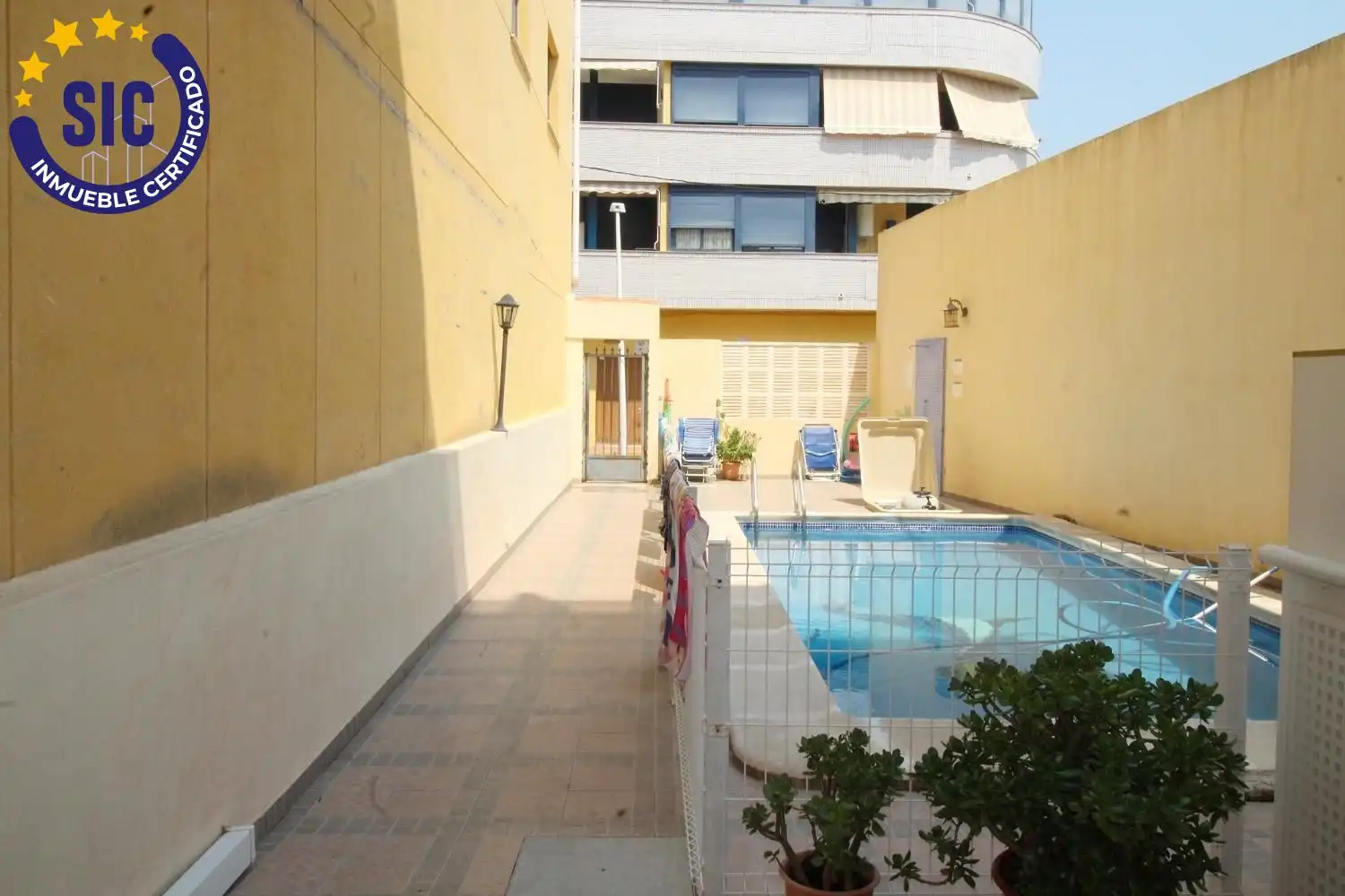 Piscina de Pis en venda en Oropesa del Mar / Orpesa amb Terrassa, Moblat i Piscina comunitària