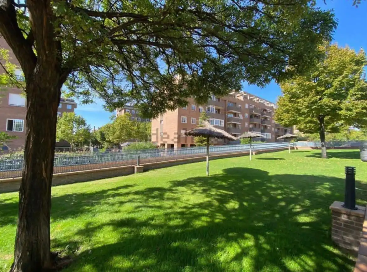 Vista exterior de Pis en venda en San Sebastián de los Reyes amb Aire condicionat, Calefacció i Parquet