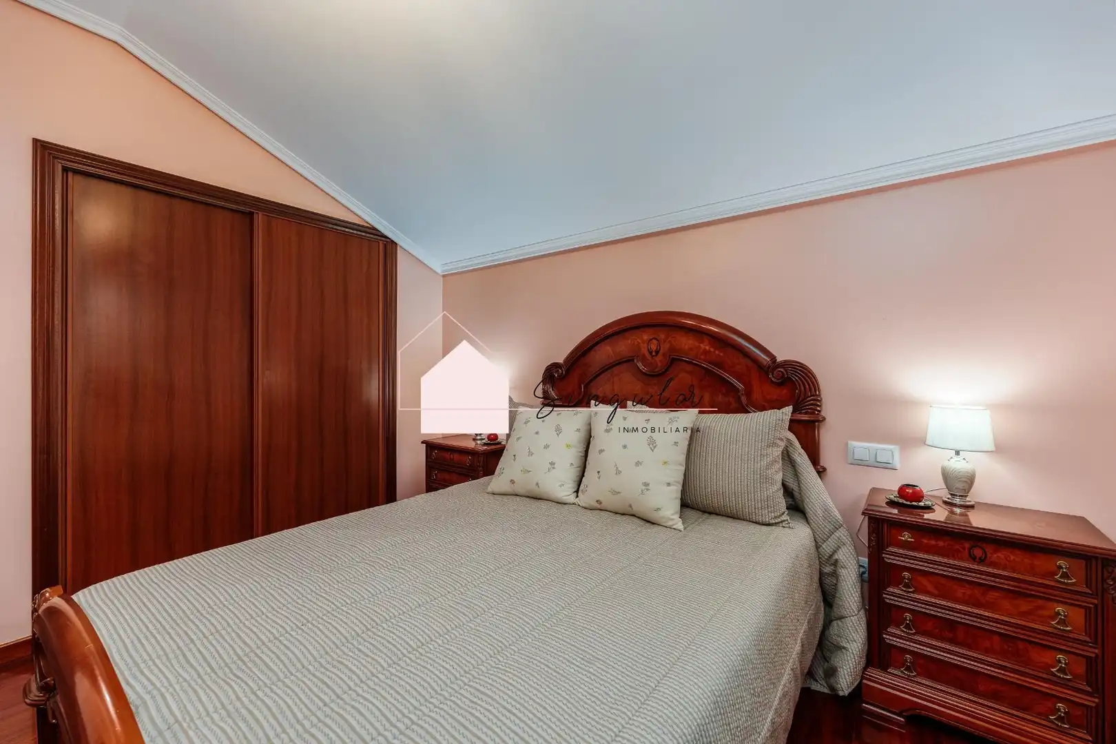 Schlafzimmer von Haus oder Chalet zum Verkauf in Tui mit Heizung, Abstellraum und Schwimmbad