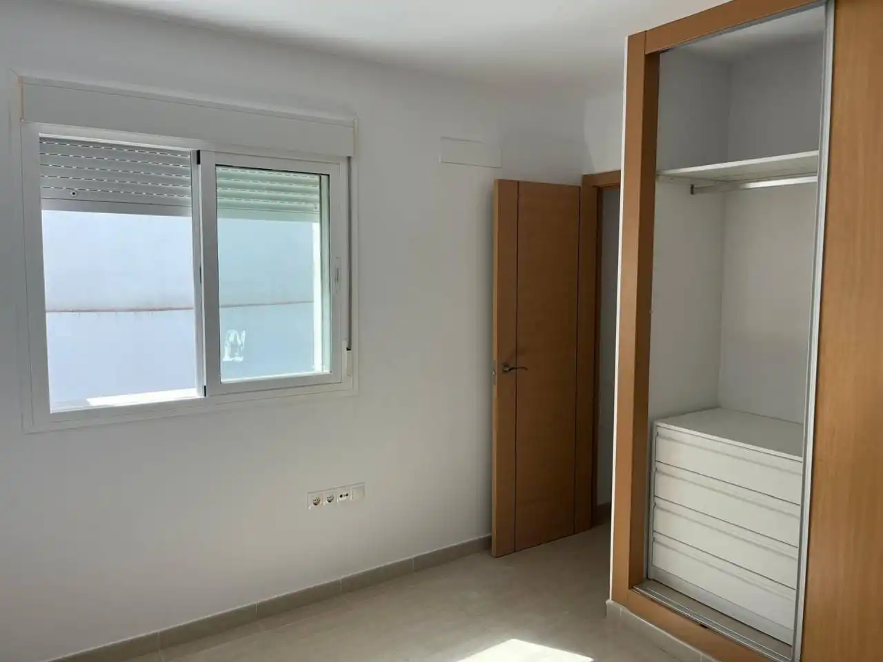 Schlafzimmer von Dachboden zum Verkauf in San Fernando mit Klimaanlage und Terrasse