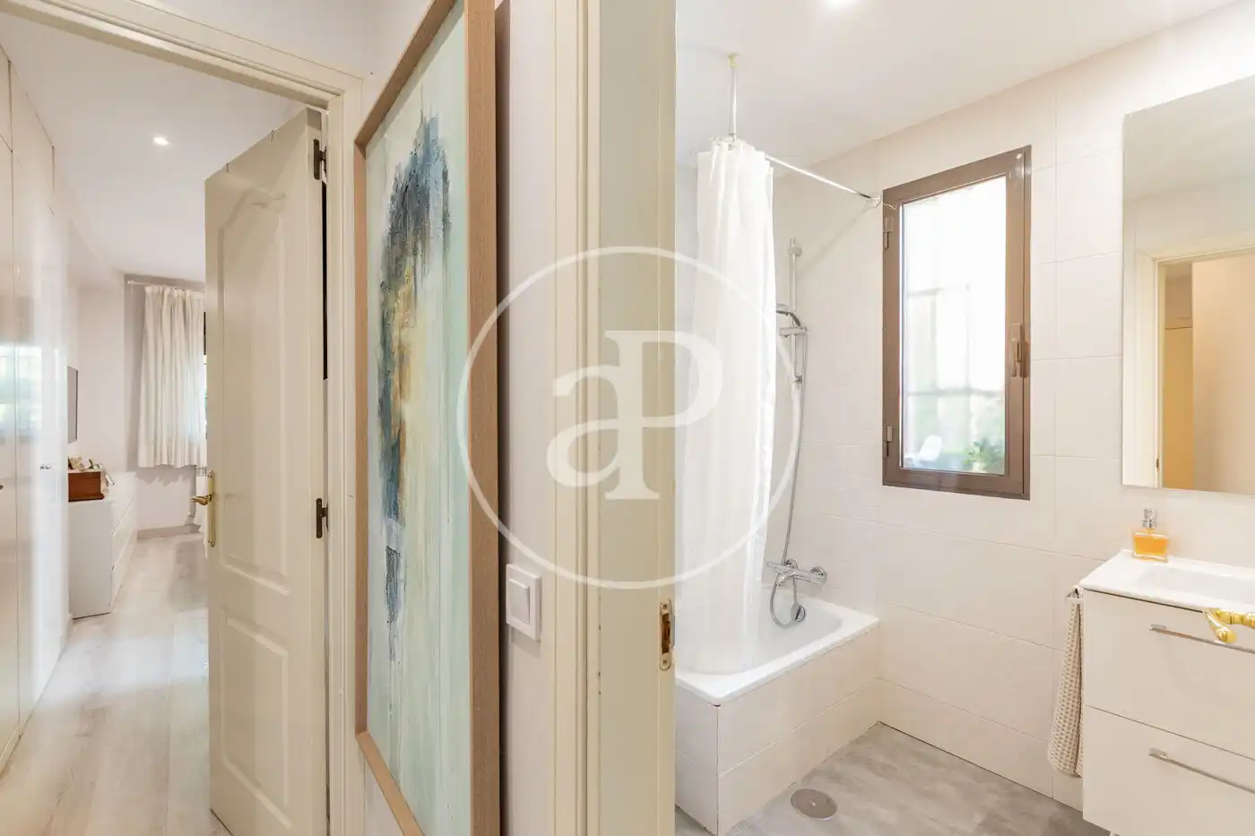 Baño de Piso en venta en Madrid con Aire acondicionado, Calefacción y Jardín privado