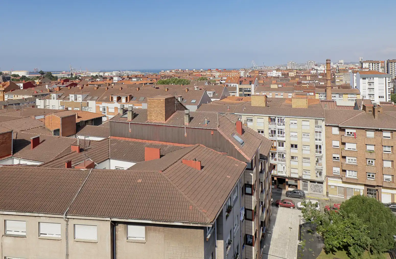 Vista exterior de Piso en venta en Gijón  con Calefacción