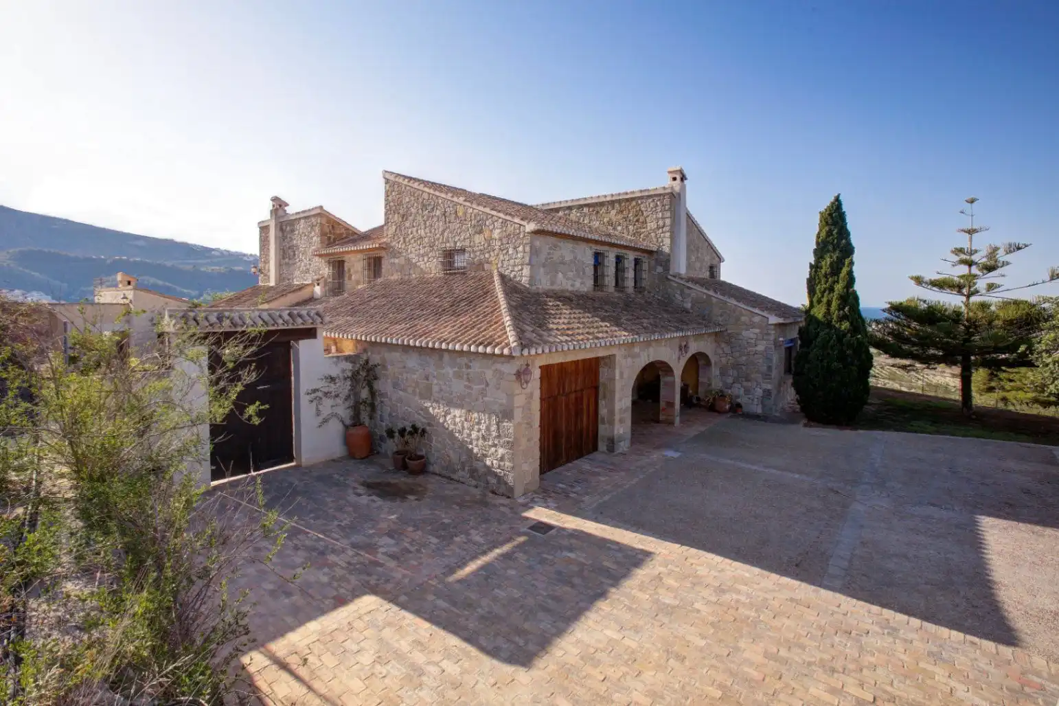 Vista exterior de Finca rústica en venda en Moraira amb Jardí privat, Traster i Piscina