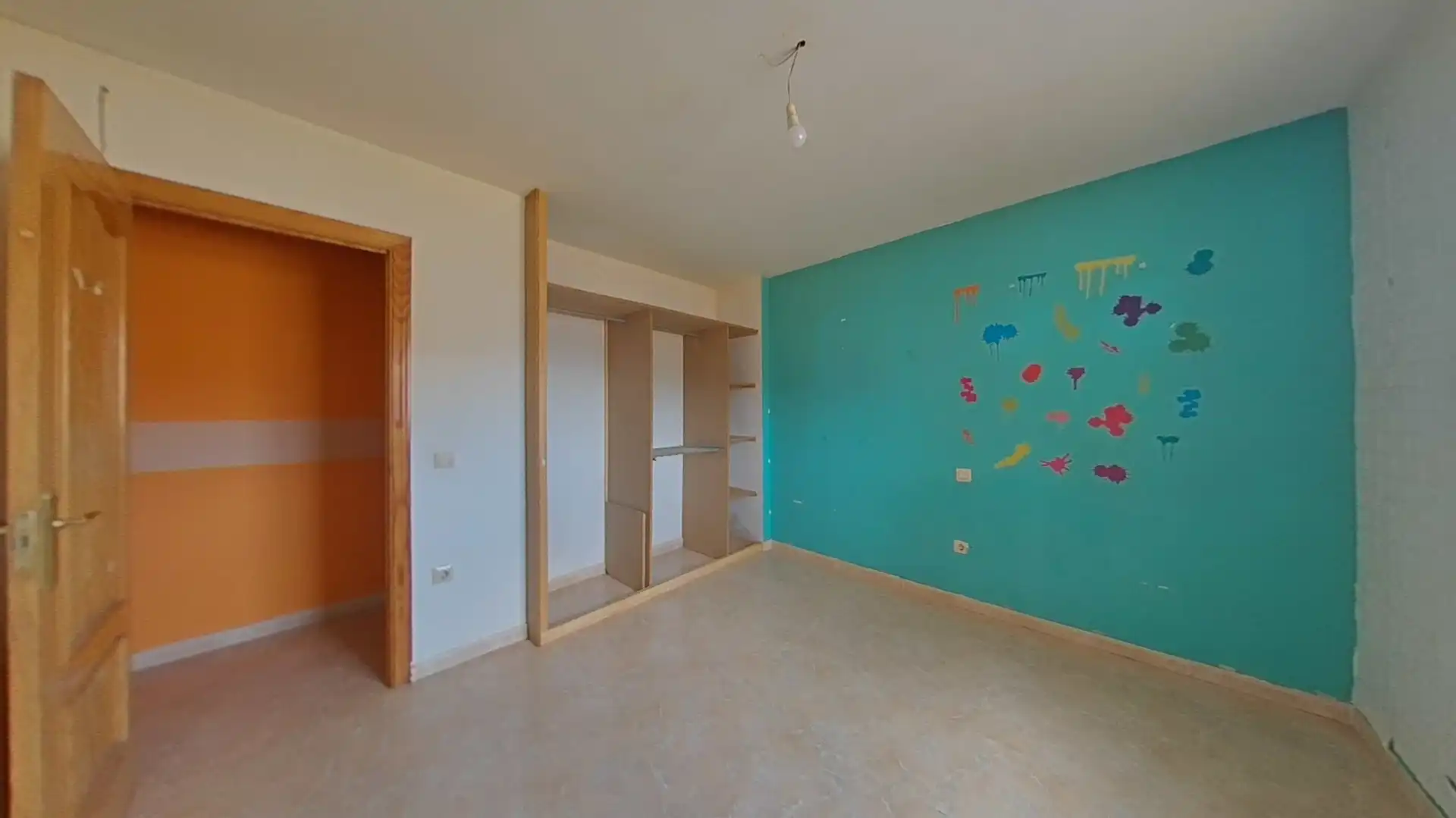 Dormitori de Apartament en venda en El Tiemblo  amb Calefacció i Balcó