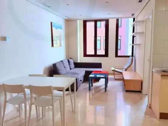 Wohnzimmer von Wohnungen zur Miete in  Madrid Capital mit Klimaanlage