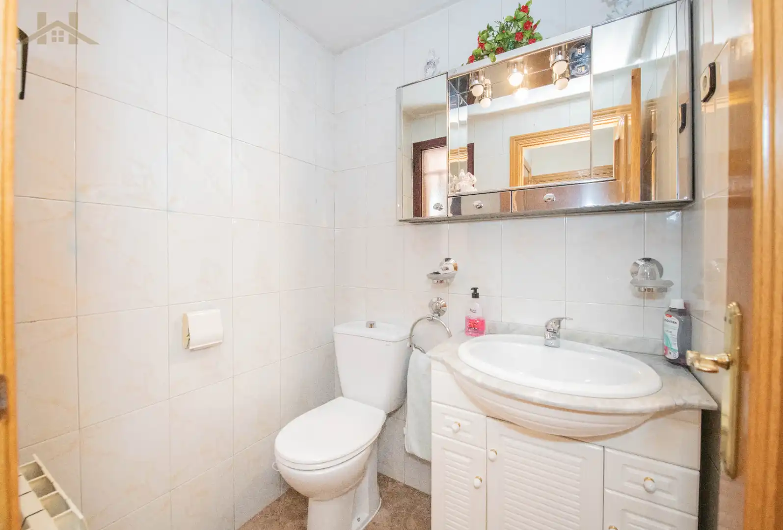 Bany de Casa o xalet en venda en Alcorcón amb Calefacció, Jardí privat i Terrassa