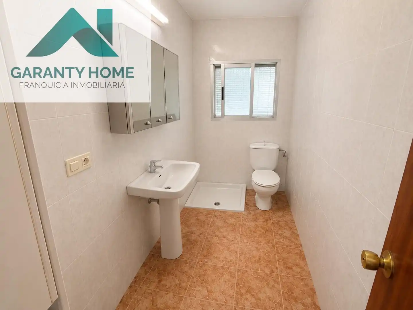 Baño de Casa o chalet en venta en Martos con Jardín privado, Trastero y Piscina