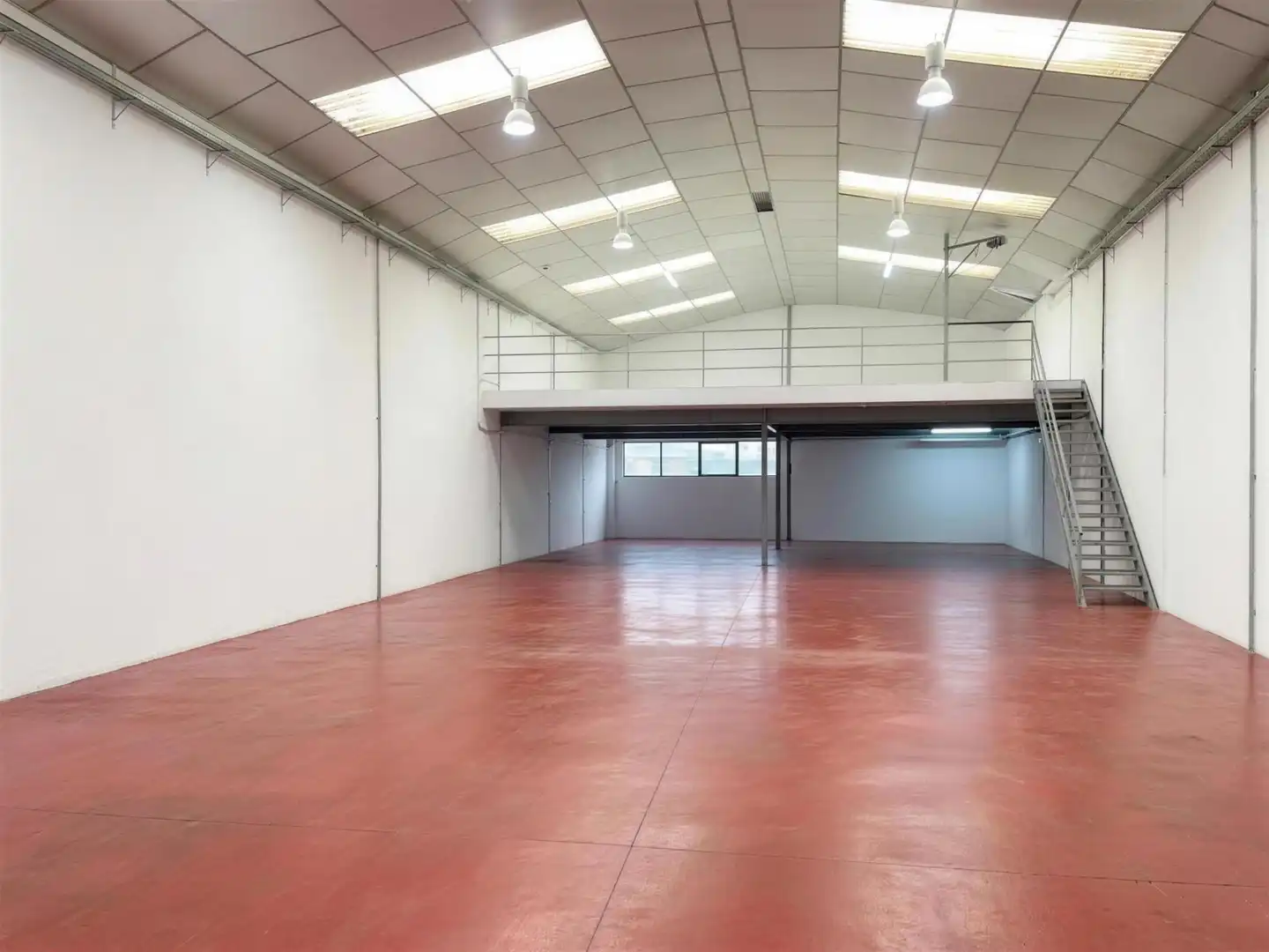 Industrial building for sale in Calle Azorin