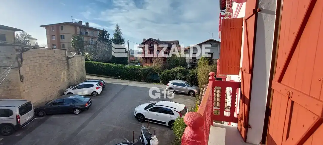 Parking de Piso en venta en Errenteria con Calefacción, Jardín privado y Balcón