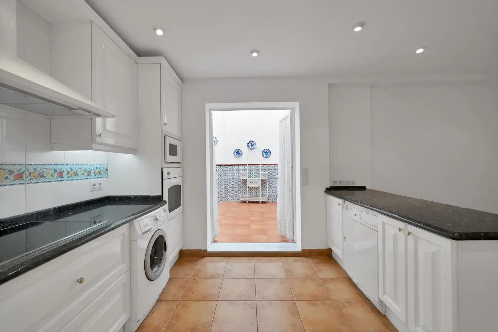 Kitchen of Apartments for sale in Marbella  with Parquet flooring and Balcony