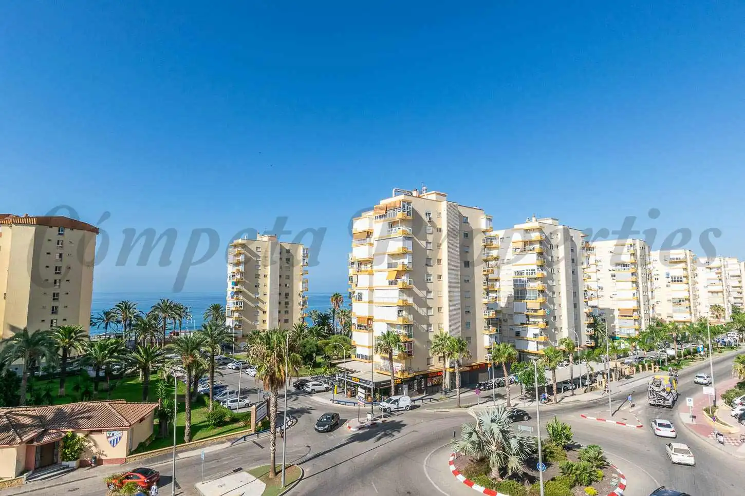 Vista exterior de Àtic en venda en Vélez-Málaga amb Aire condicionat, Terrassa i Traster