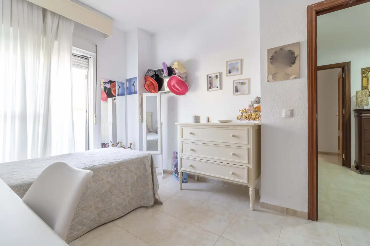 Dormitori de Casa adosada en venda en Gines amb Aire condicionat, Jardí privat i Terrassa
