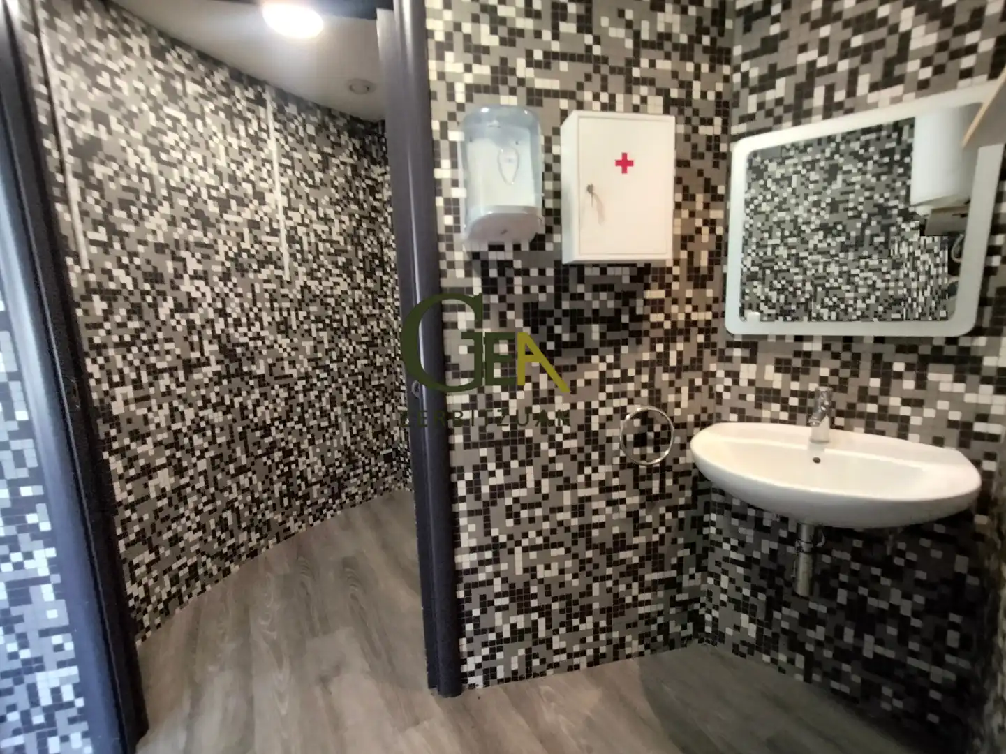 Badezimmer von Geschaftsraum zum Verkauf in Hernani mit Klimaanlage