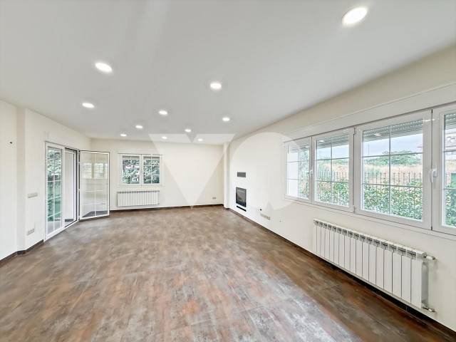 Casa-chalet en Venta en Las Vegas  - Santa María