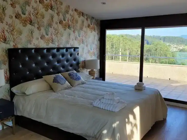 Habitación de Casa o chalet en venta en Sanxenxo con Piscina y Balcón