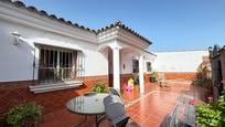Vista exterior de Casa o xalet en venda en Los Barrios amb Jardí privat i Terrassa