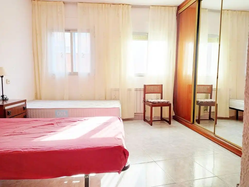 Habitación de Piso en venta en Madrid con Aire acondicionado, Amueblado y Horno