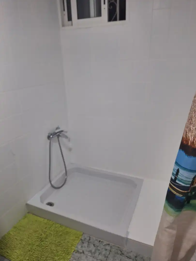 Badezimmer von Einfamilien-Reihenhaus zum Verkauf in Granada mit Terrasse, Möbliert und Ofen