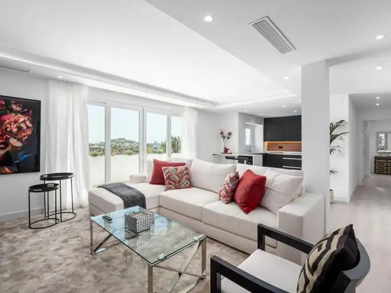 Apartment with terrace to rent in La Quinta