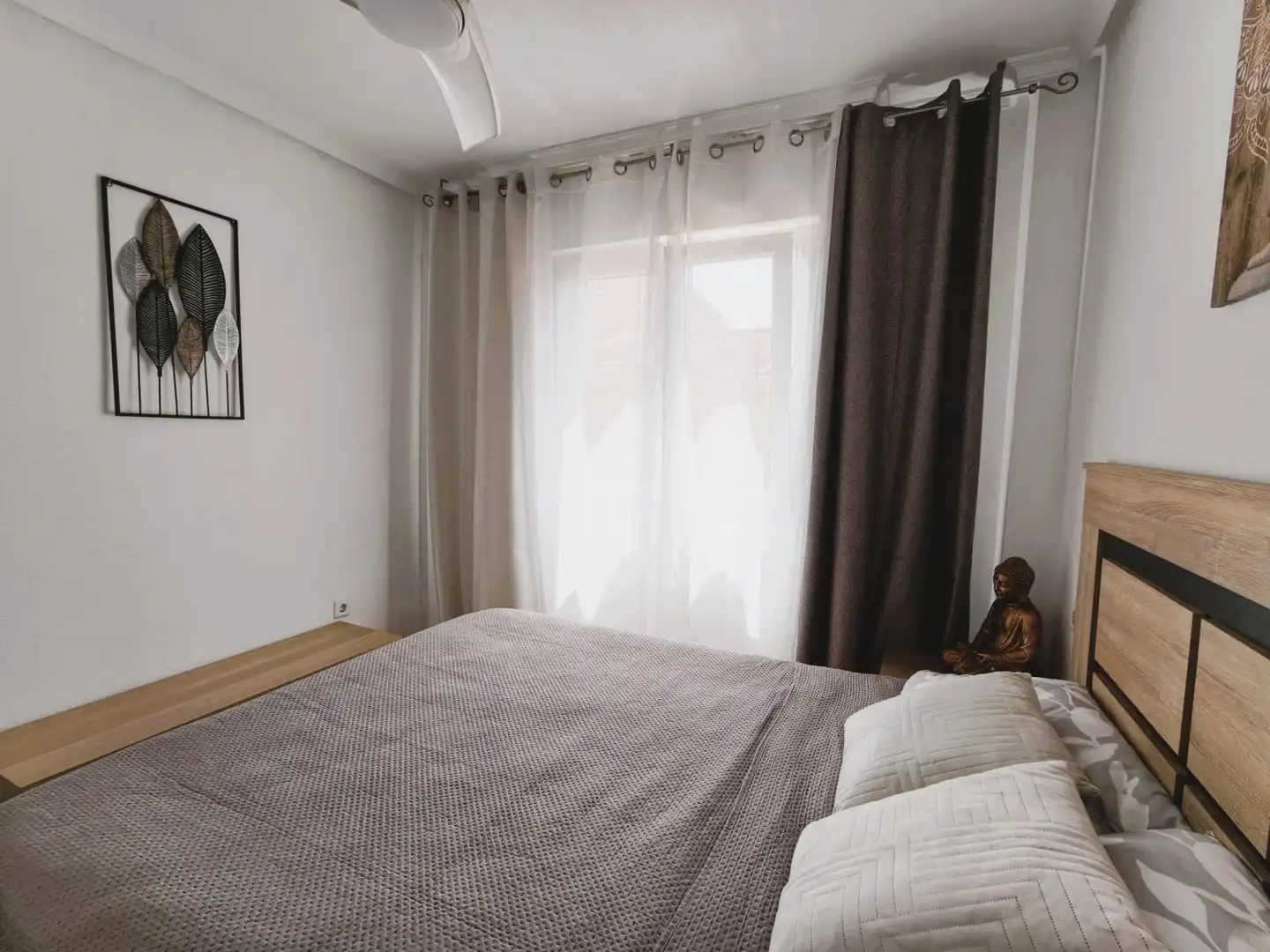 Bedroom of Apartments for sale in Cuenca  with Air Conditioner, Terrace and Furnished