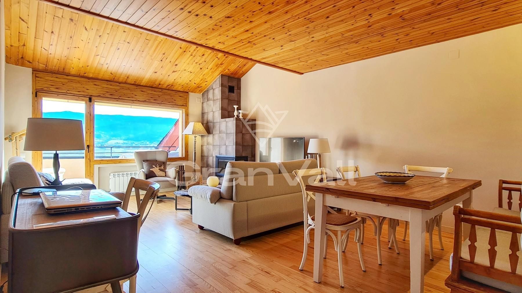 Sala de estar de Dúplex en venta en Puigcerdà con Calefacción, Jardín privado y Terraza