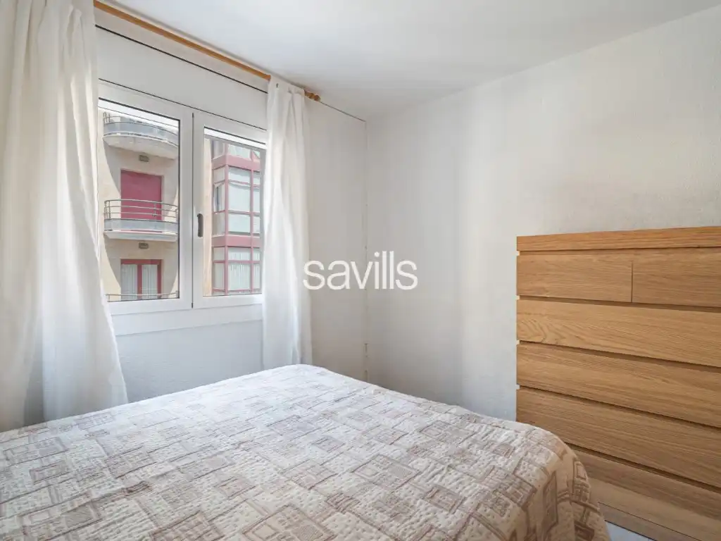 Dormitori de Apartament en venda en L'Hospitalet de Llobregat amb Aire condicionat