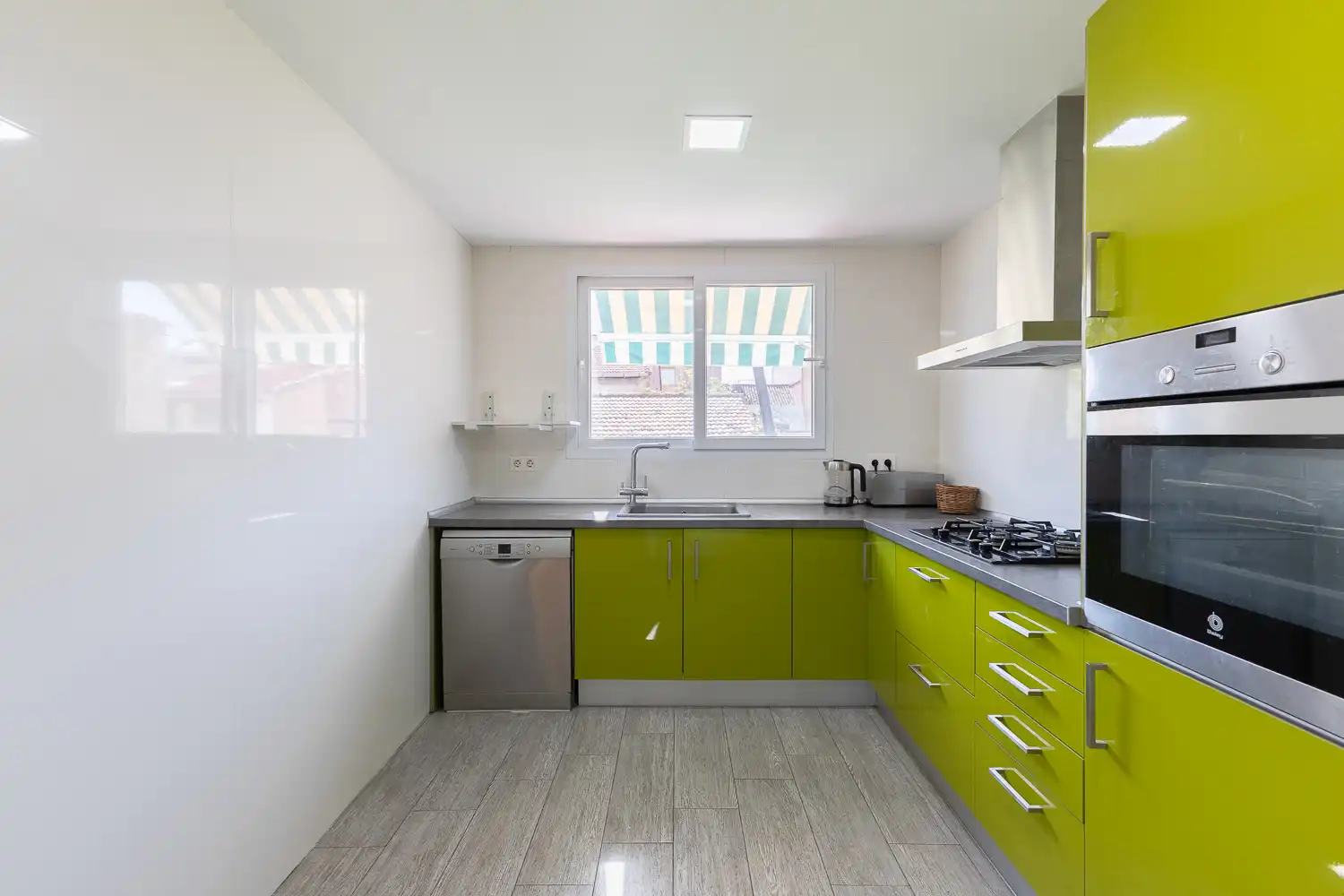 Küche von Wohnung zur Miete in Valencia mit Klimaanlage, Heizung und Parkett