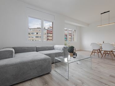 Piso con ascensor en venta en Avinguda de Josep Tarradellas